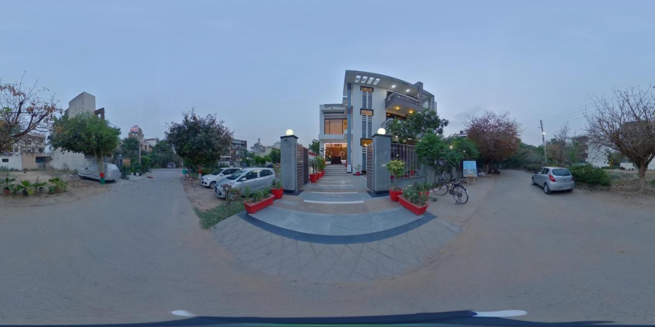 Dreamz Hospitality Gurgaon Exterior photo